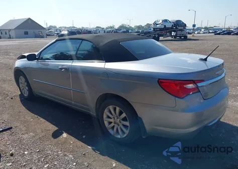 2014 Chrysler 200 Touring z USA, uszkodzony, nr VIN 1C3BCBEG3EN131052